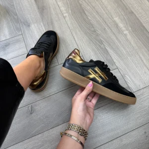 Another Trend A032 Dark Trainer With Copper Metallic - Dark+Gold (AT31)